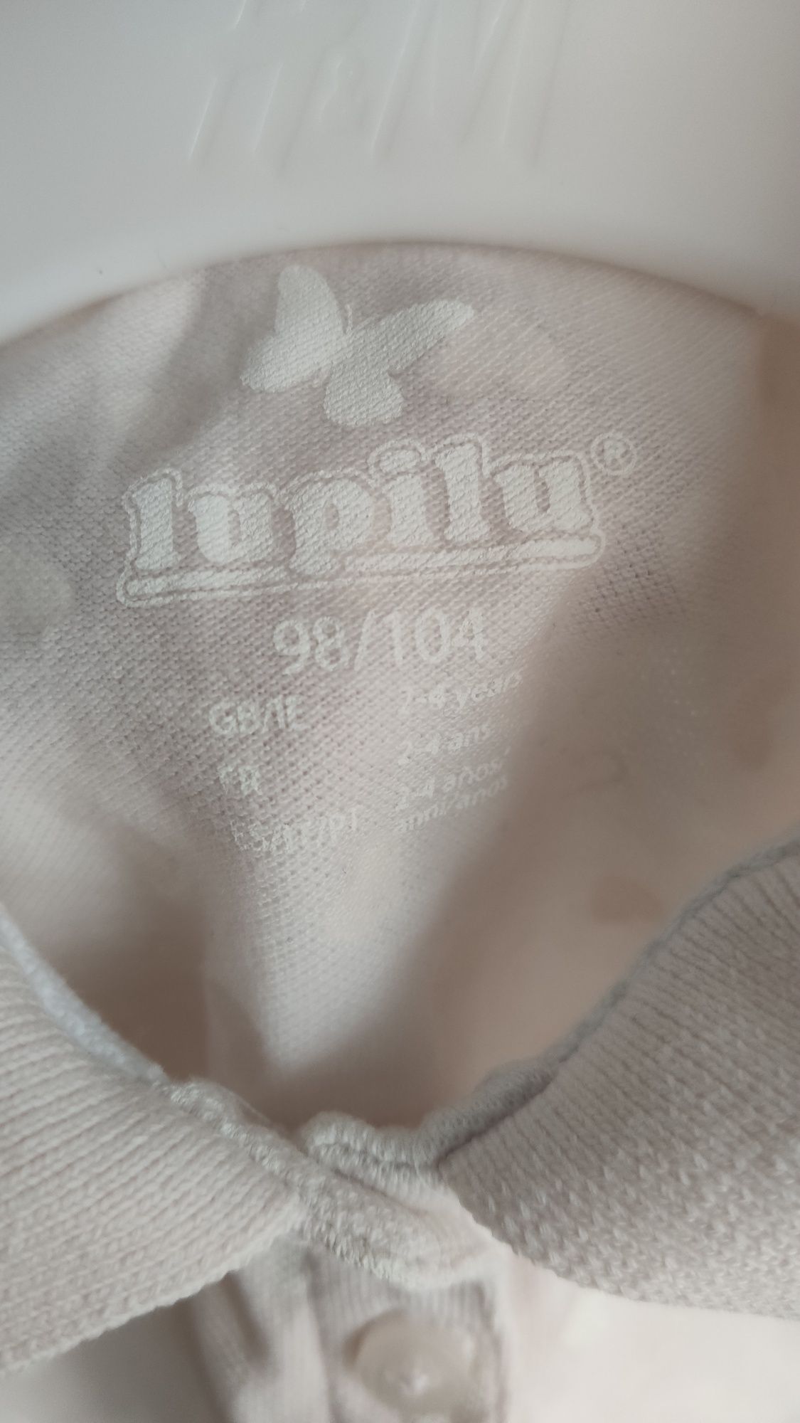 T-shirt polo dla dziewczynki w serduszka  98/104