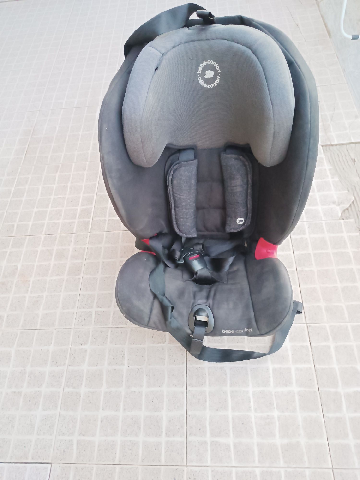 Cadeira bebe Confort que acompanha o crescimento