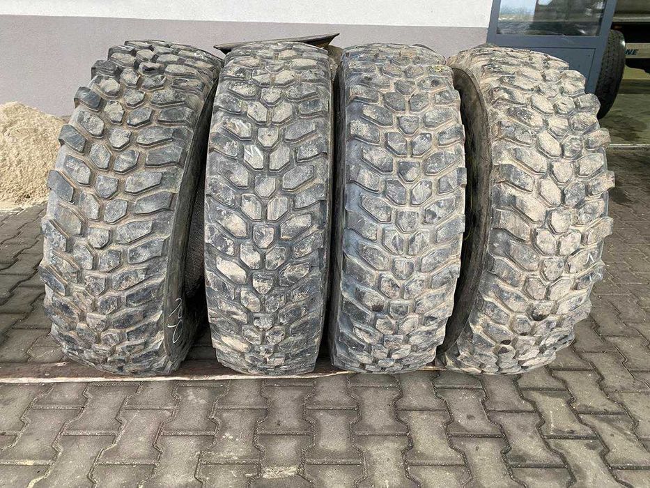 Opony 335/80R20 12.5R20 DUNLOP SP PG8 Przemysłowe 80% Bieżnika