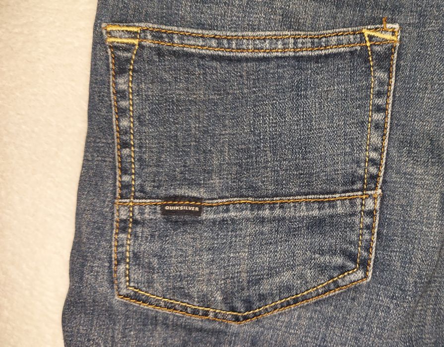 Calções de ganga Quiksikver 12 anos
Novos