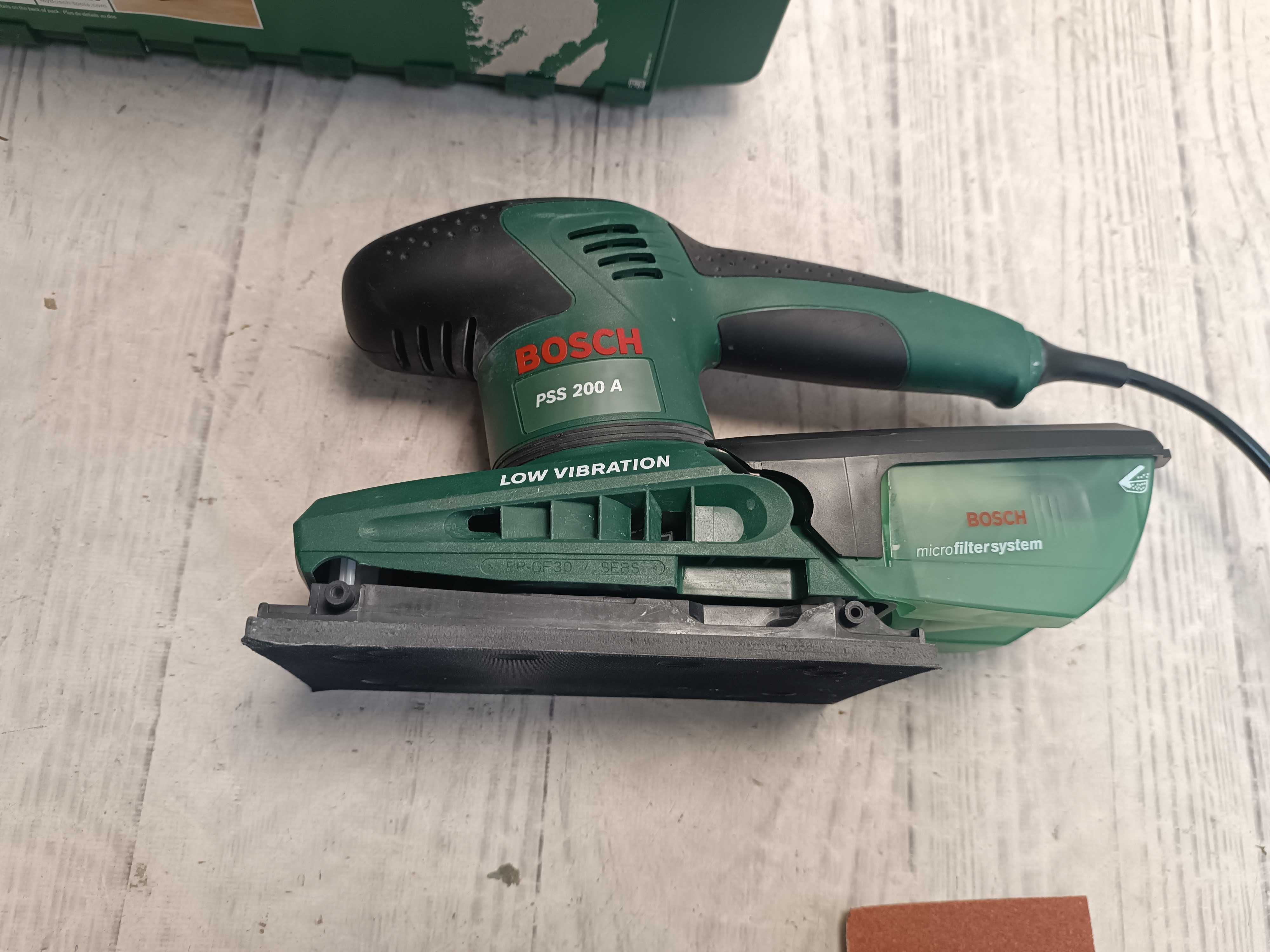 Вібраційна шліфмашина Bosch PSS 200 AC