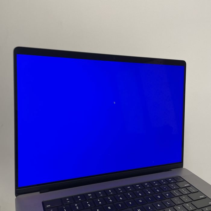 Екран на MacBook Pro 16 2021