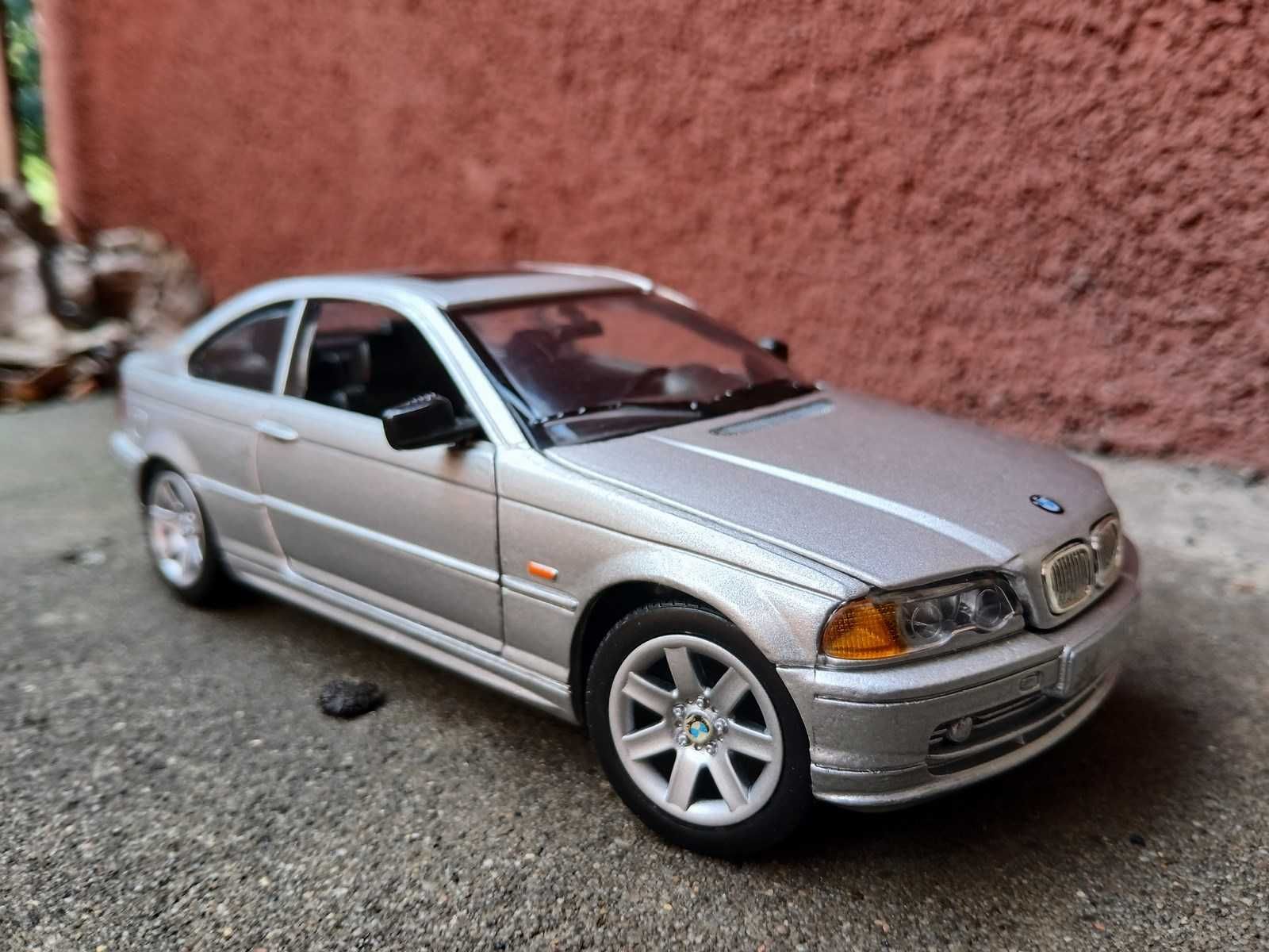 BMW 328Ci E46 Coupe 1:24 Motormax srebrna model samochodu