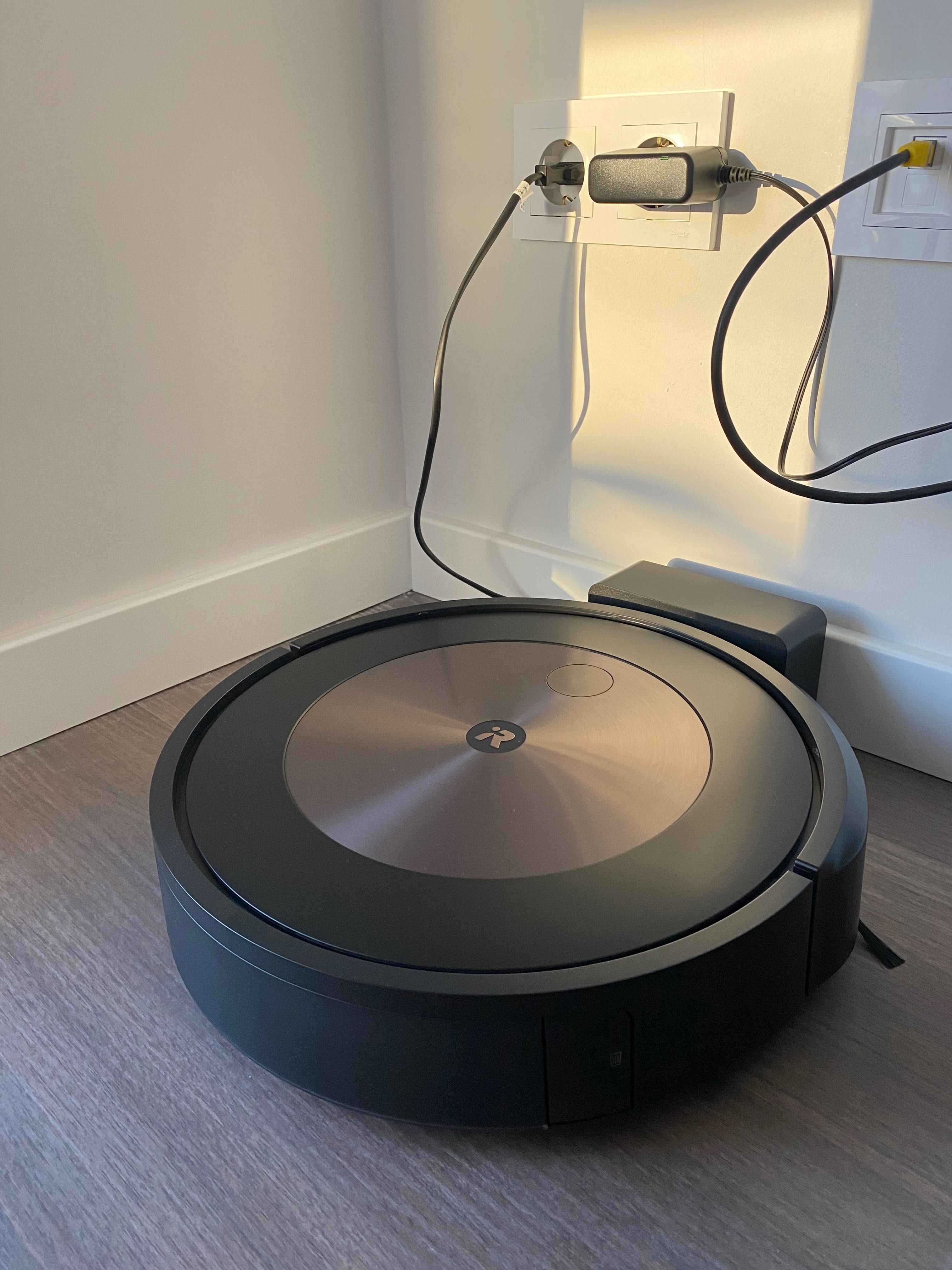 Fantástico aspirador IROBOT Roomba J7 Grafite