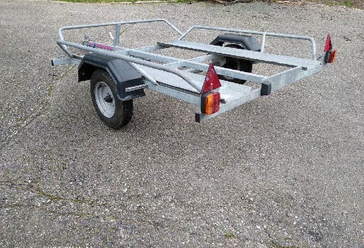 Atrelado toniauto basculante  moto4