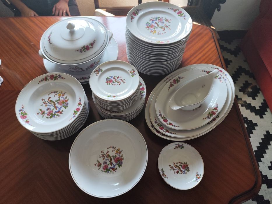 Serviço de porcelana para 10 pessoas