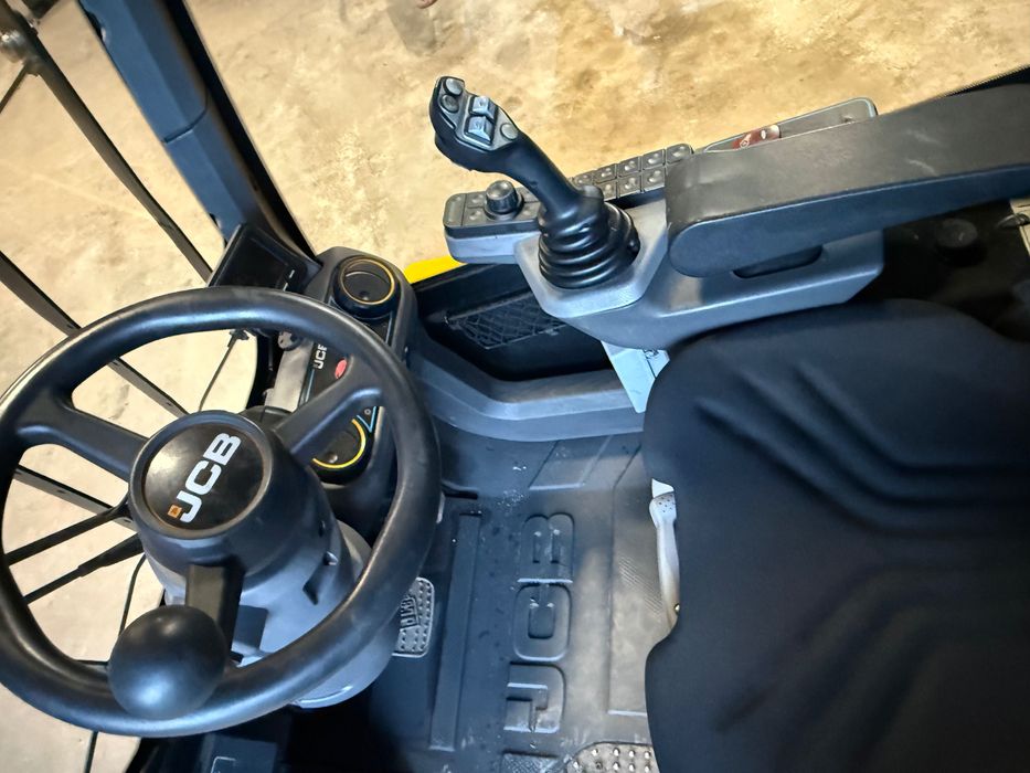 Wózek WIDŁOWY Teleskopowy JCB