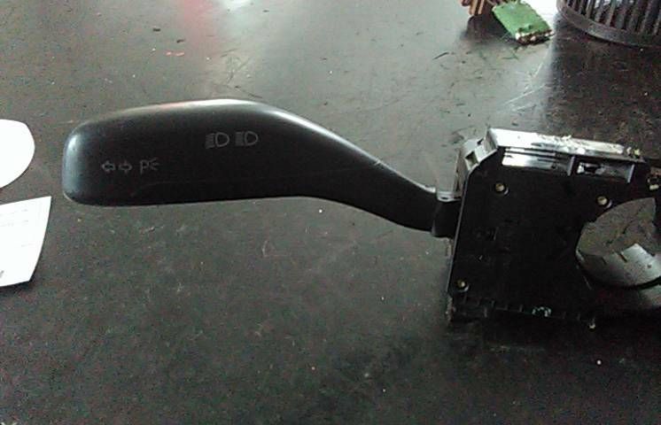 Conjunto / manetes de luzes e limpa vidros VOLKSWAGEN Polo (9N)