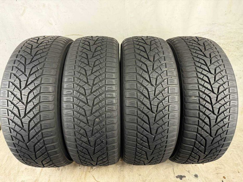 215/55/17 R17 Yokohama BluEarth V905 98V 4шт Зимова шина б/в 6,5+мм