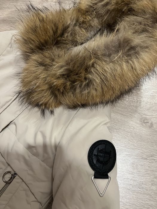 Пуховик зимовий жіночий