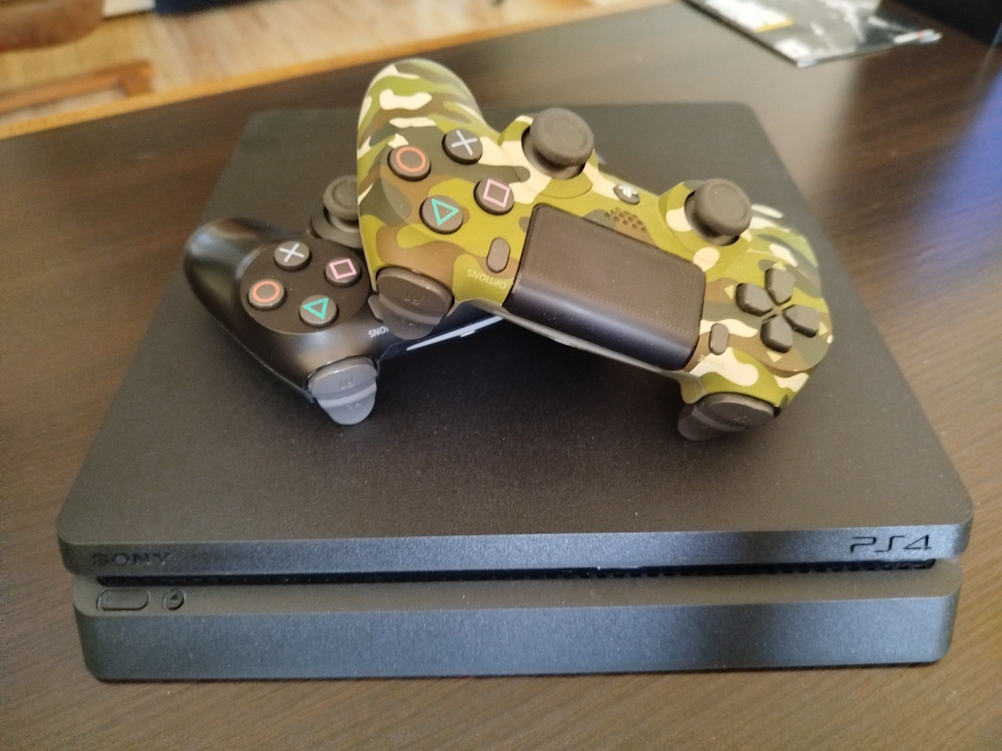 Konsola Sony PlayStation 4 Slim CUH-2216A + akcesoria, gry, 2 pady