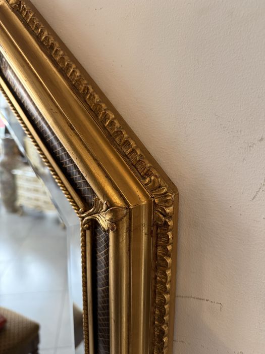 Ośmiokątne lustro ścienne