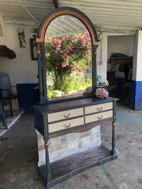 Aparador e espelho em  vários tons, decapé, papel e pintura