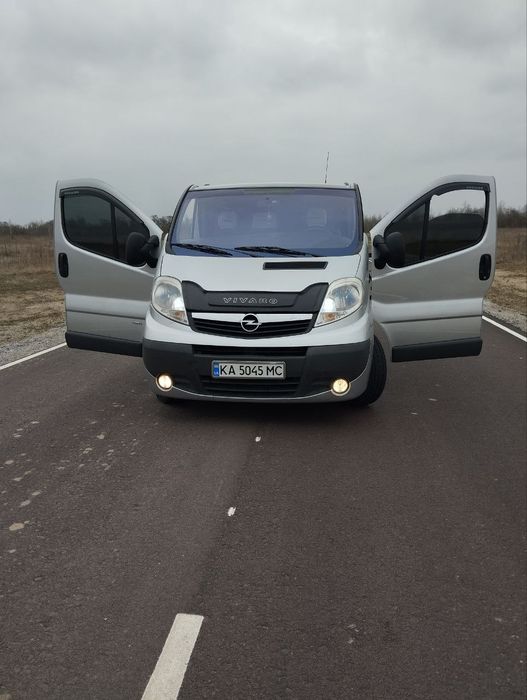 Продам Opel Vivaro 2.5
