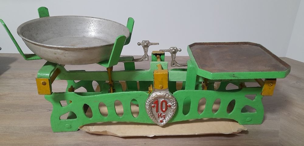 2 stare wagi plus odważniki