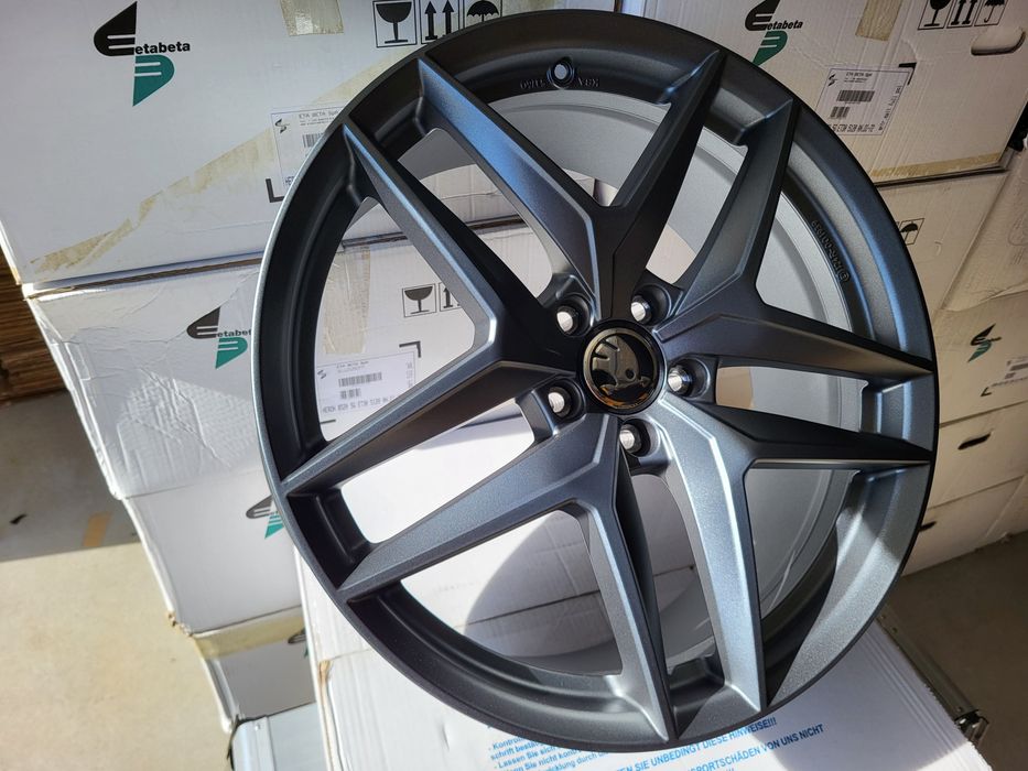 [1256] 18 Cali 5x112 NOWE Felgi aluminiowe Skoda Octavia Superb Karoq