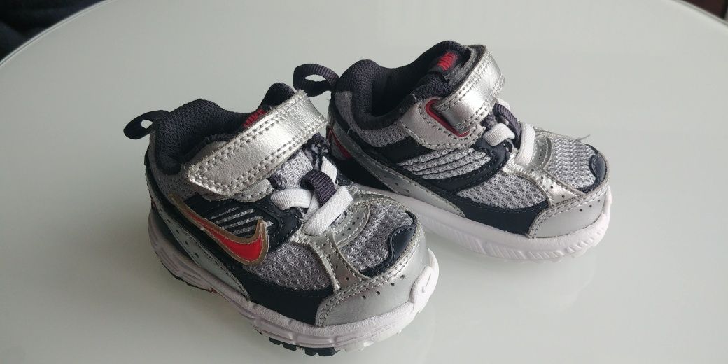 Nike buty sportowe rozmiar 18