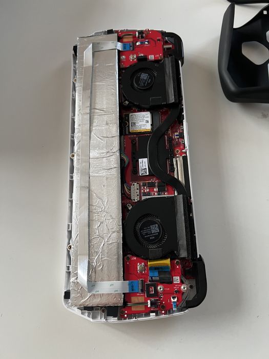 Rog Ally Z1 Extreme | 512GB | 74Wh bateria | Windows 11 FSE | Dodatki