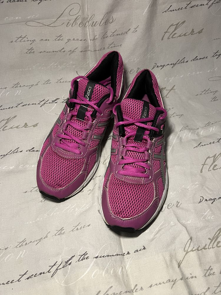 Жіночі росівки ASICS