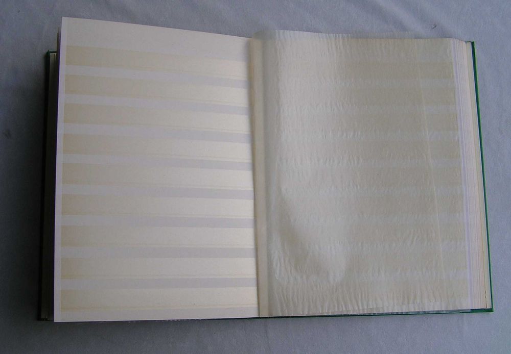 używany klaser do znaczków  - 20 kartek