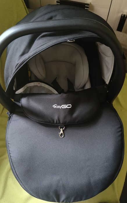 Nosidełko/ fotelik samochodowy dla dziecka