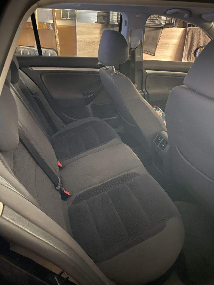 Do sprzedania mam golfa mk5 variant z 2008 roku 1.9 tdi bls