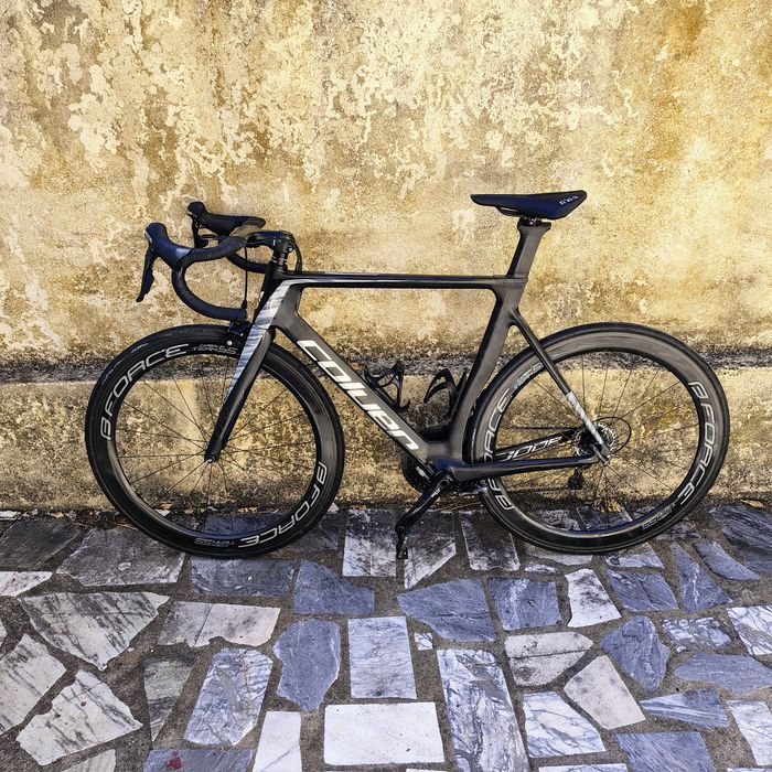 Coluer code aero em carbono