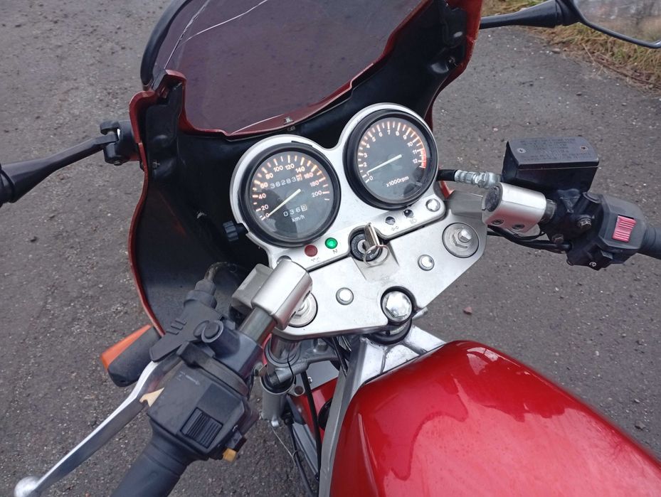 Сузукі gs 500 з доками