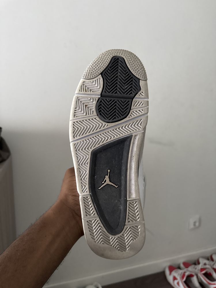 Air Jordan 4 military black em muito bom estado 44