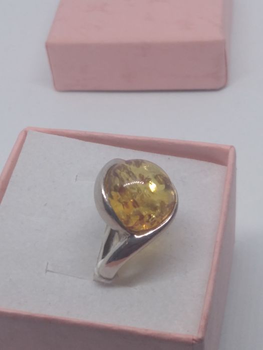 Srebrny pierścionek z bursztynem srebro 925 rozmiar 16