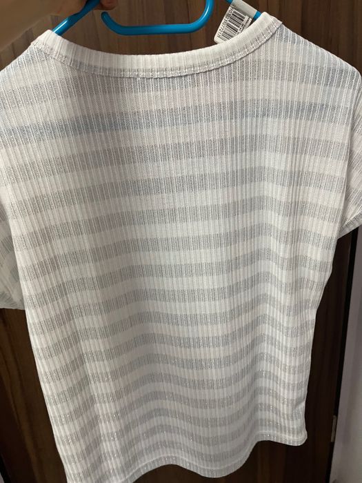 Bluzka ze srebrną nitką