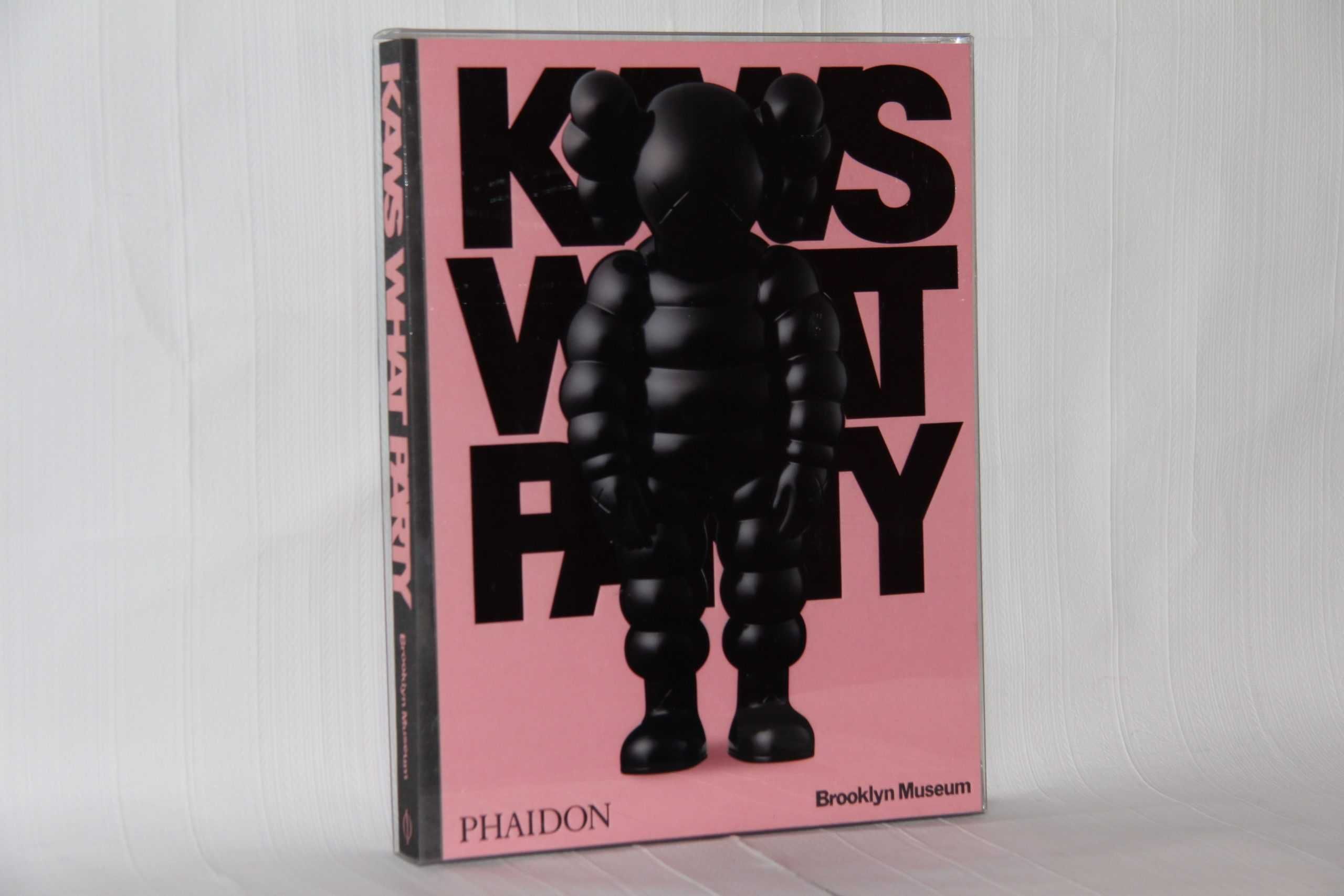 Книги об искусстве. KAWS. КАКАЯ ПАРТИЯ  (издание Черное на Розовом)