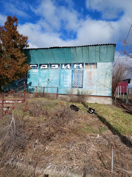 Під розбірку магазин.