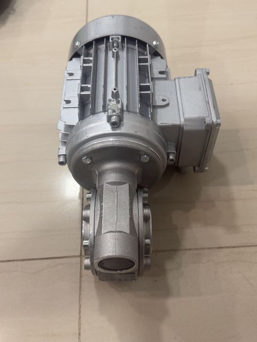 Motoreduktor / Silnik 3 fazowy 0,12 kW