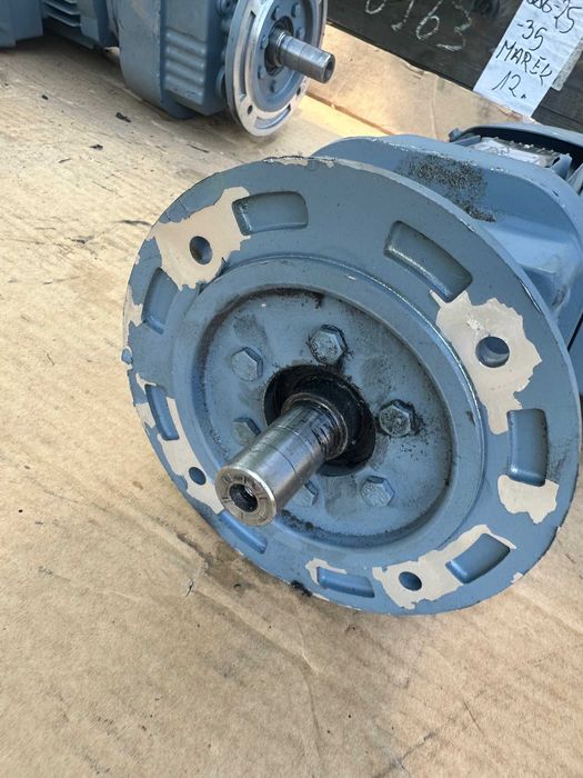 Motoreduktor z hamulcem, silnik sew 0,55 kw 81 obrotów fv