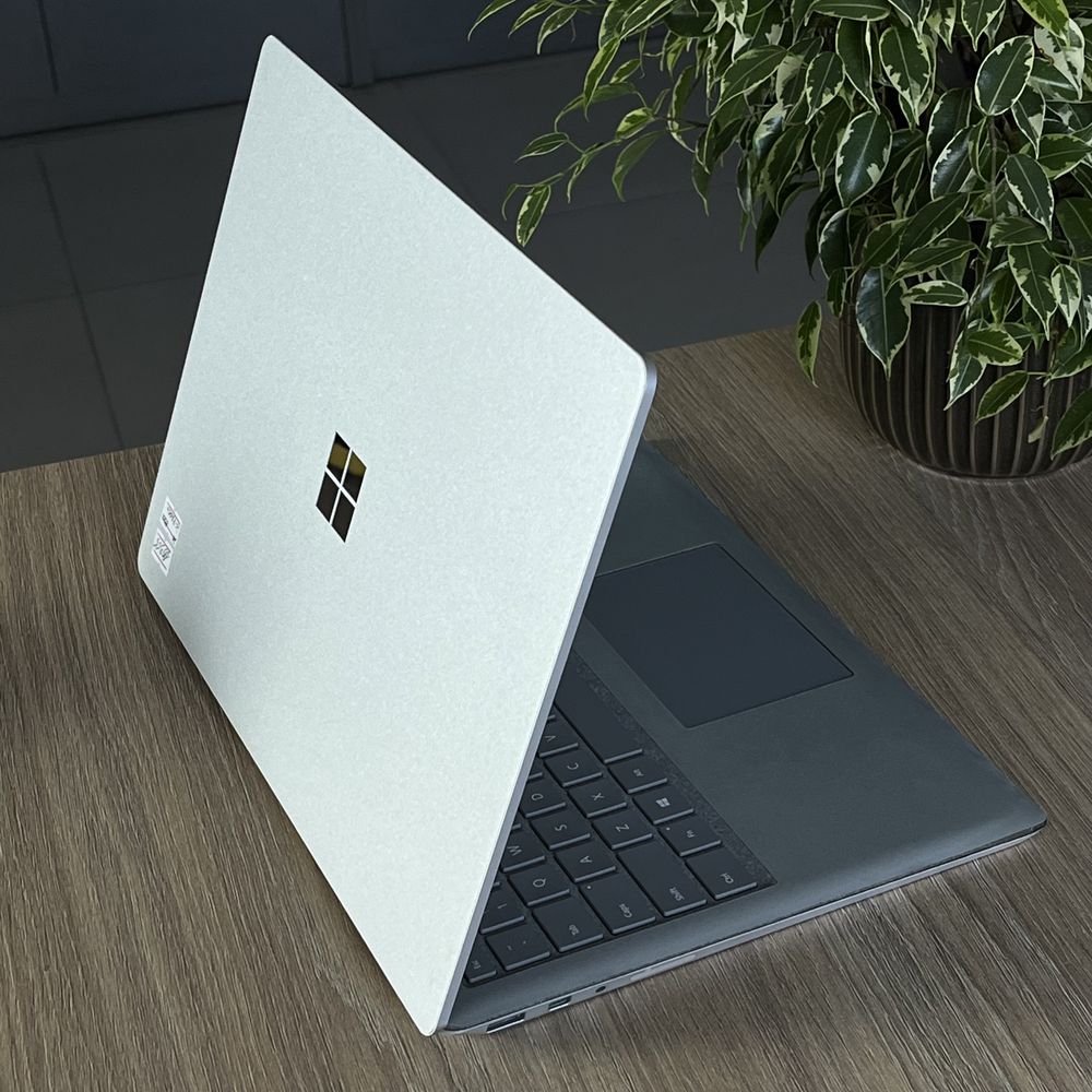 Microsoft Surface Laptop