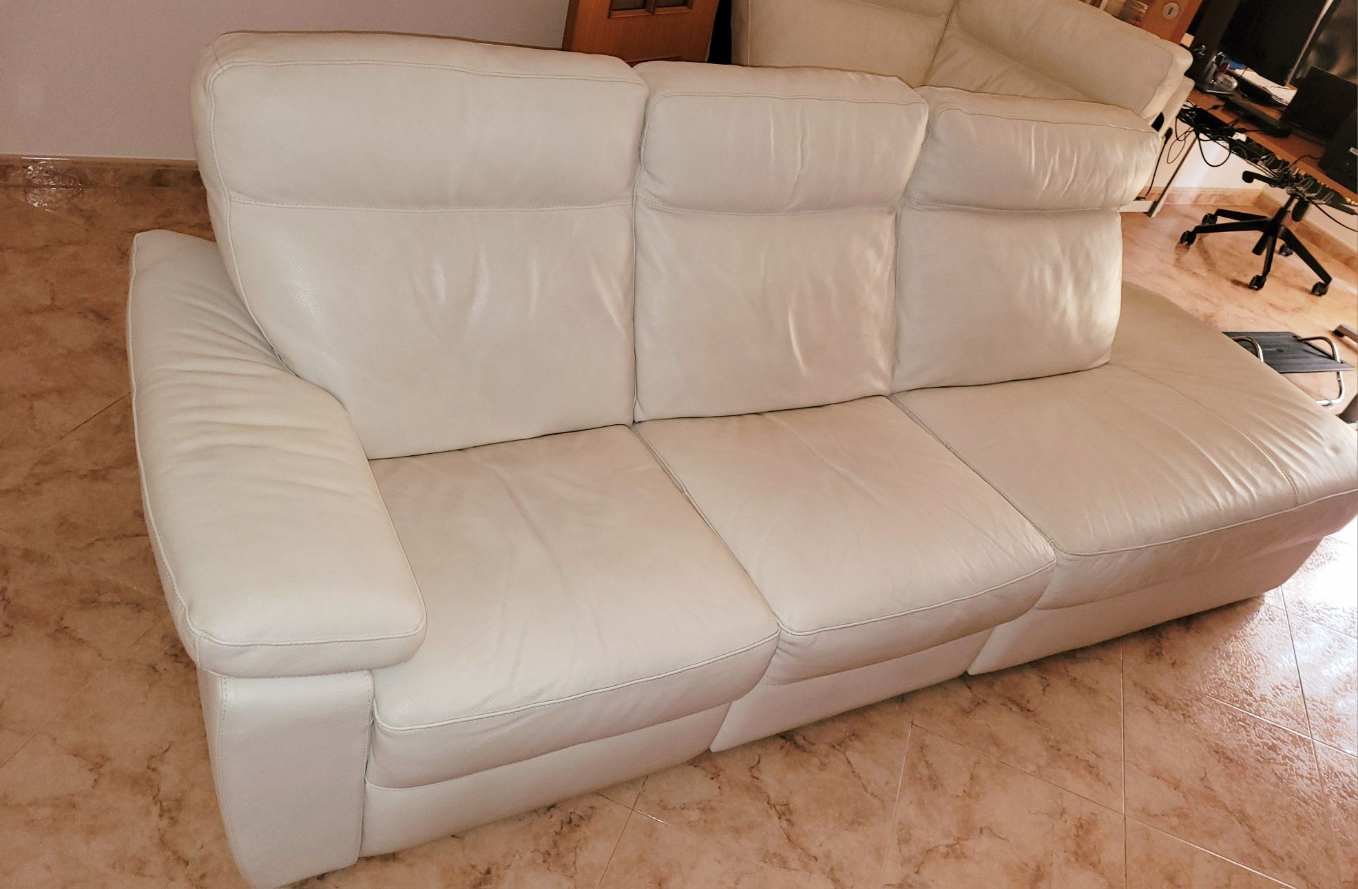 Chateau d'Ax, Sofa Pele Premium - Super Oportunidade