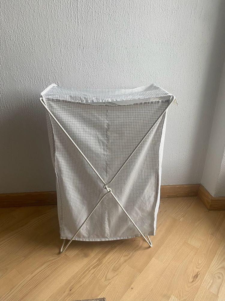 kosz na pranie ikea materiałowy biały estetyczny do małej łazienki