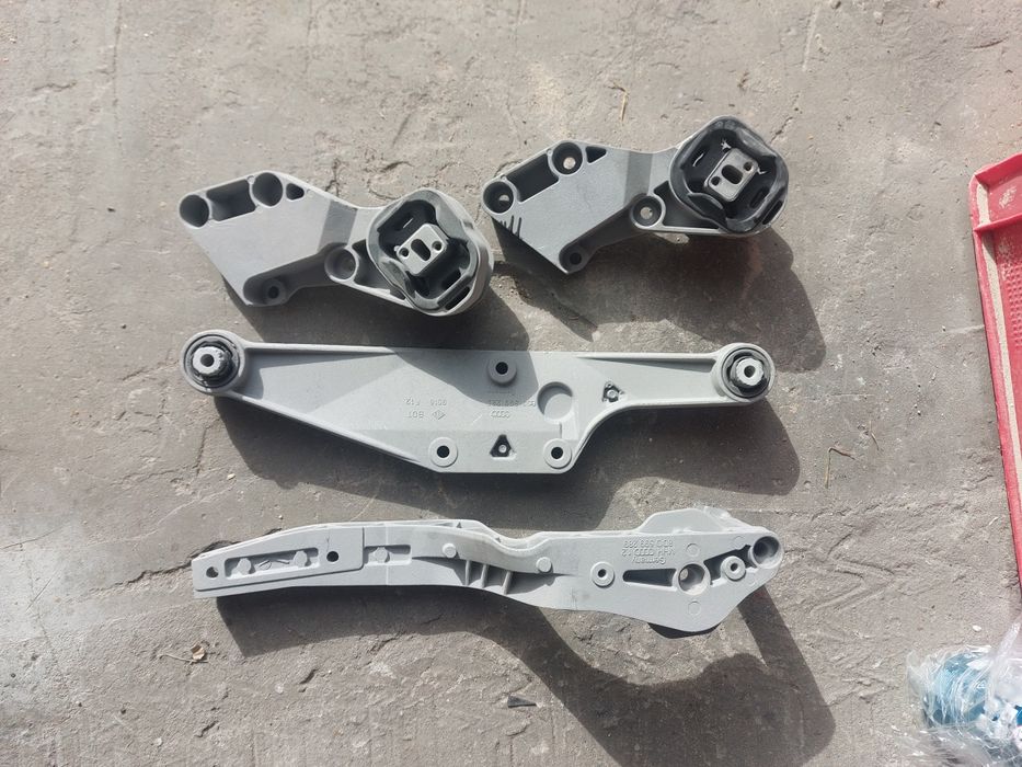 Audi a4 b5 audi 80 quattro Mocowanie łapa podpora dyferencjału mostu