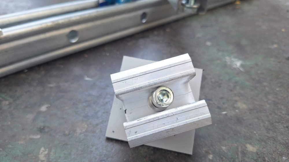 Крепления для солнечных панелей, Кріплення для сонячних панелей