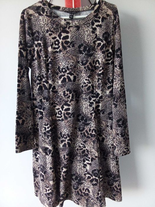 Super sukienka trapezowa News LOOK 42