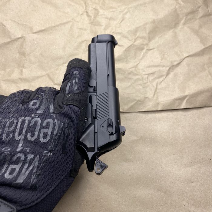 Іграшковий металевий пістолет для розваг Берета Cyma ZM21