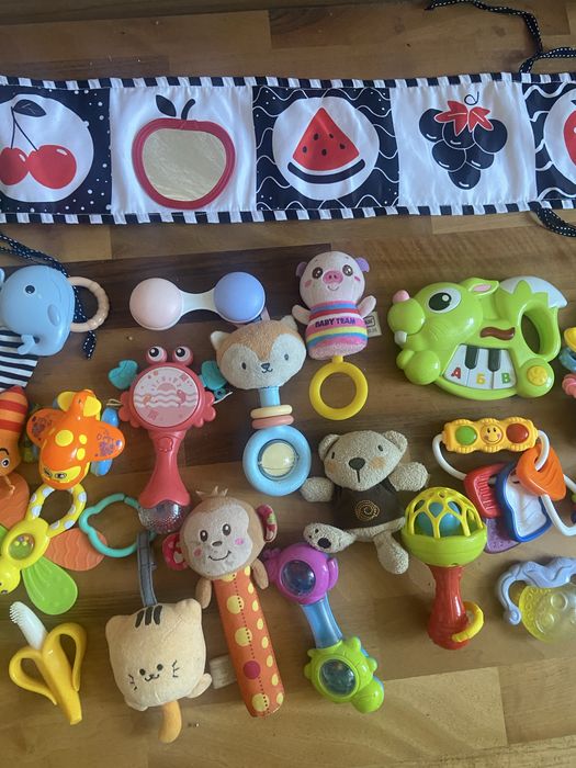 Лот іграшок (від 0 місяців)
