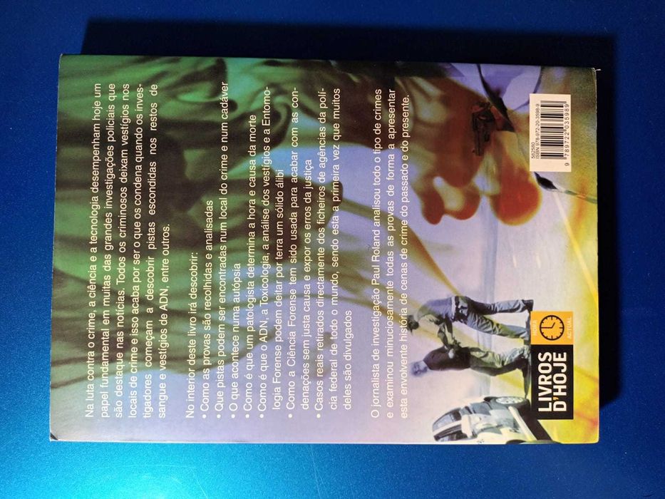 Livro "Cenas de Crime" de Paul Roland
