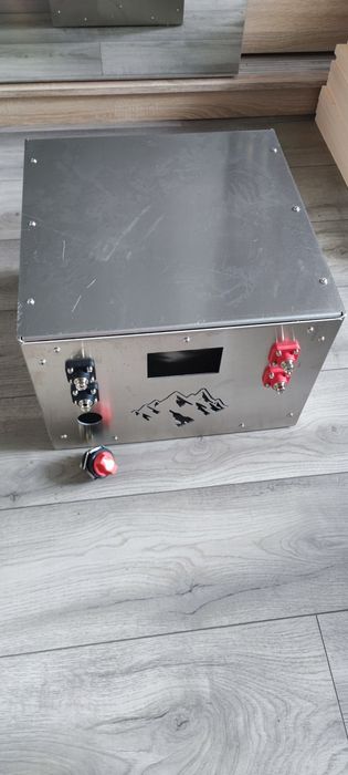 Obudowa magazyn energii LiFePO4 24V 12V kamper akumulator