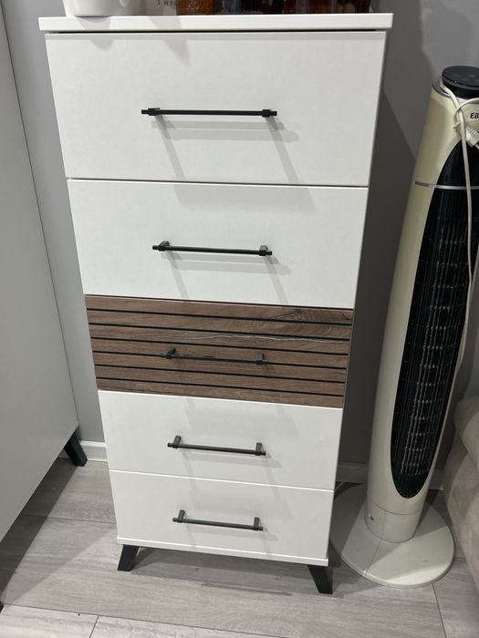 Zestaw mebli (szafa,komoda,rtv,wiszaca,stolik)