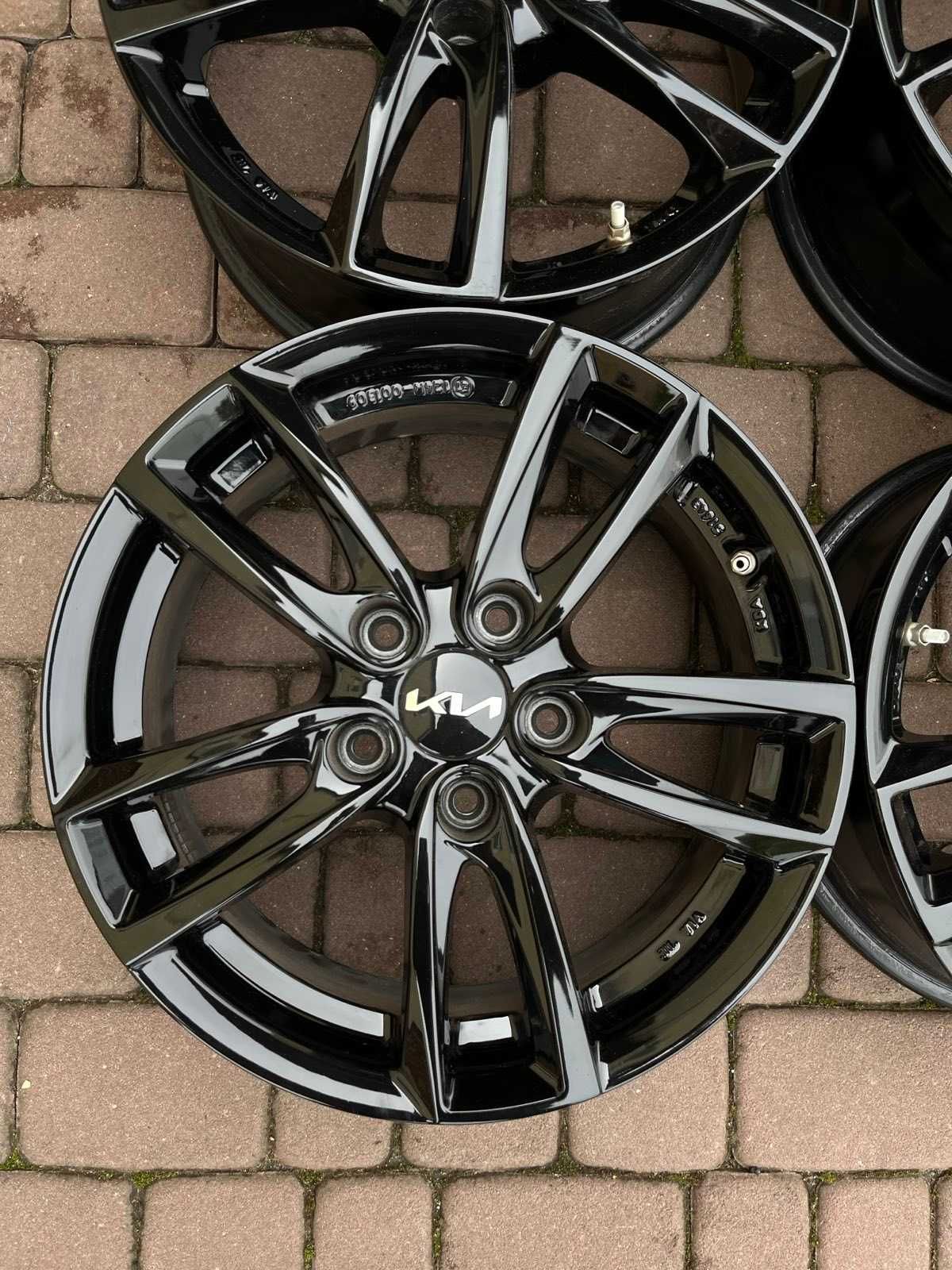 Alufelgi Kia 5x114,3 16 cali CZUJNIKI Sportage X Ceed Optima Czarne