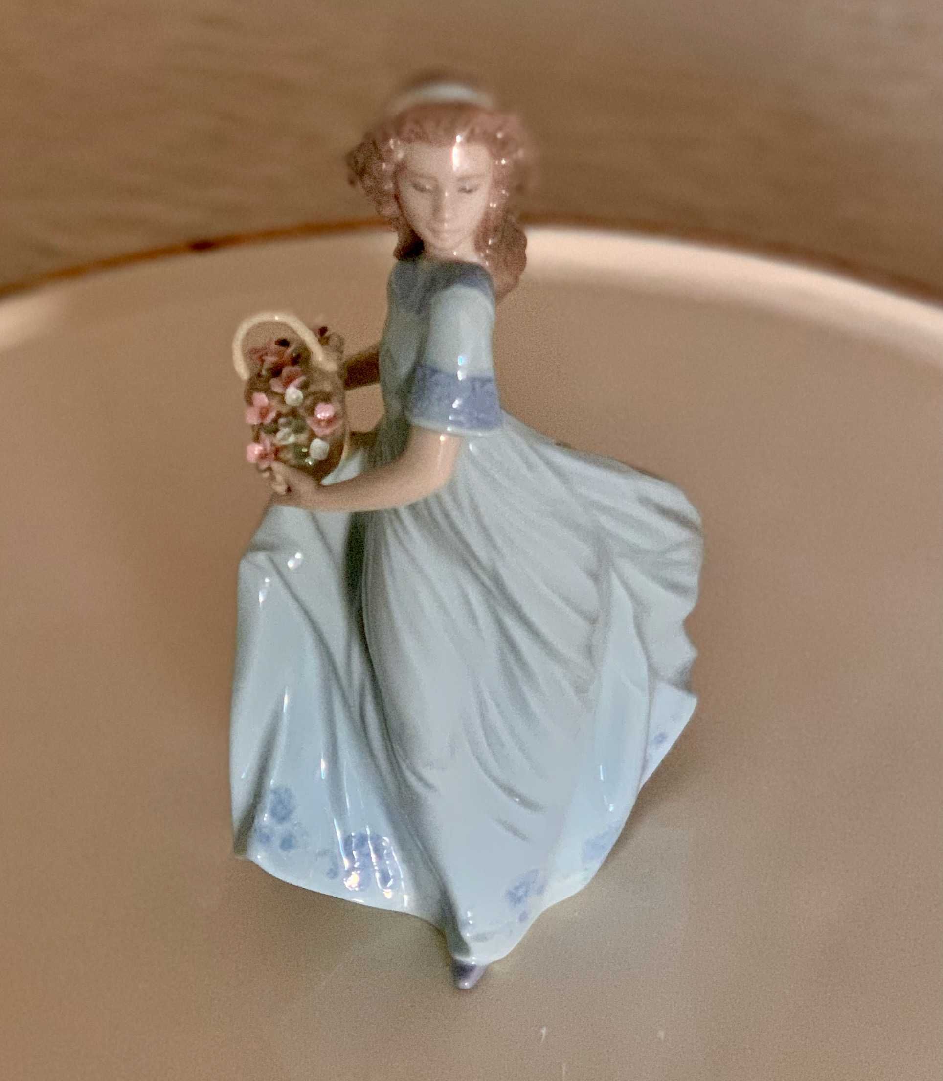 LLADRO Girl  excellent condition