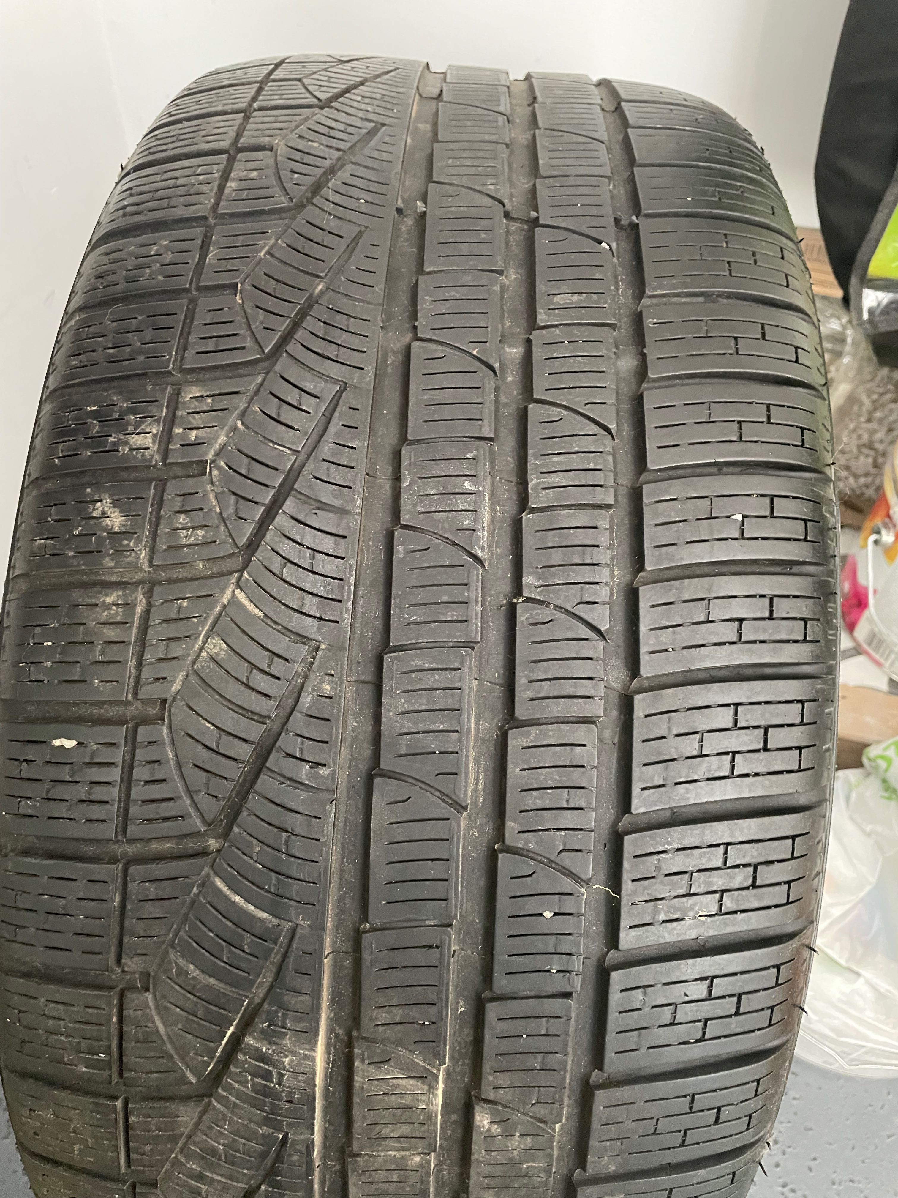 Opona zimowa Pirelli Sottozero RSC 275.35.20