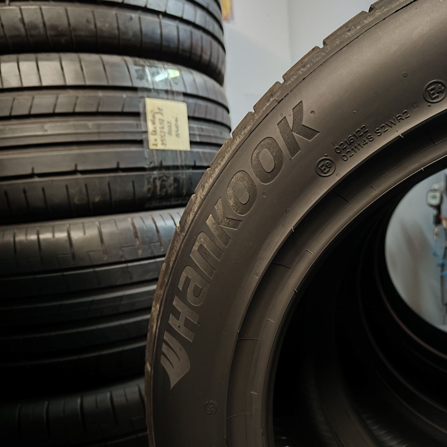 225/55/18 Sprzedam komplet opon letnich Hankook